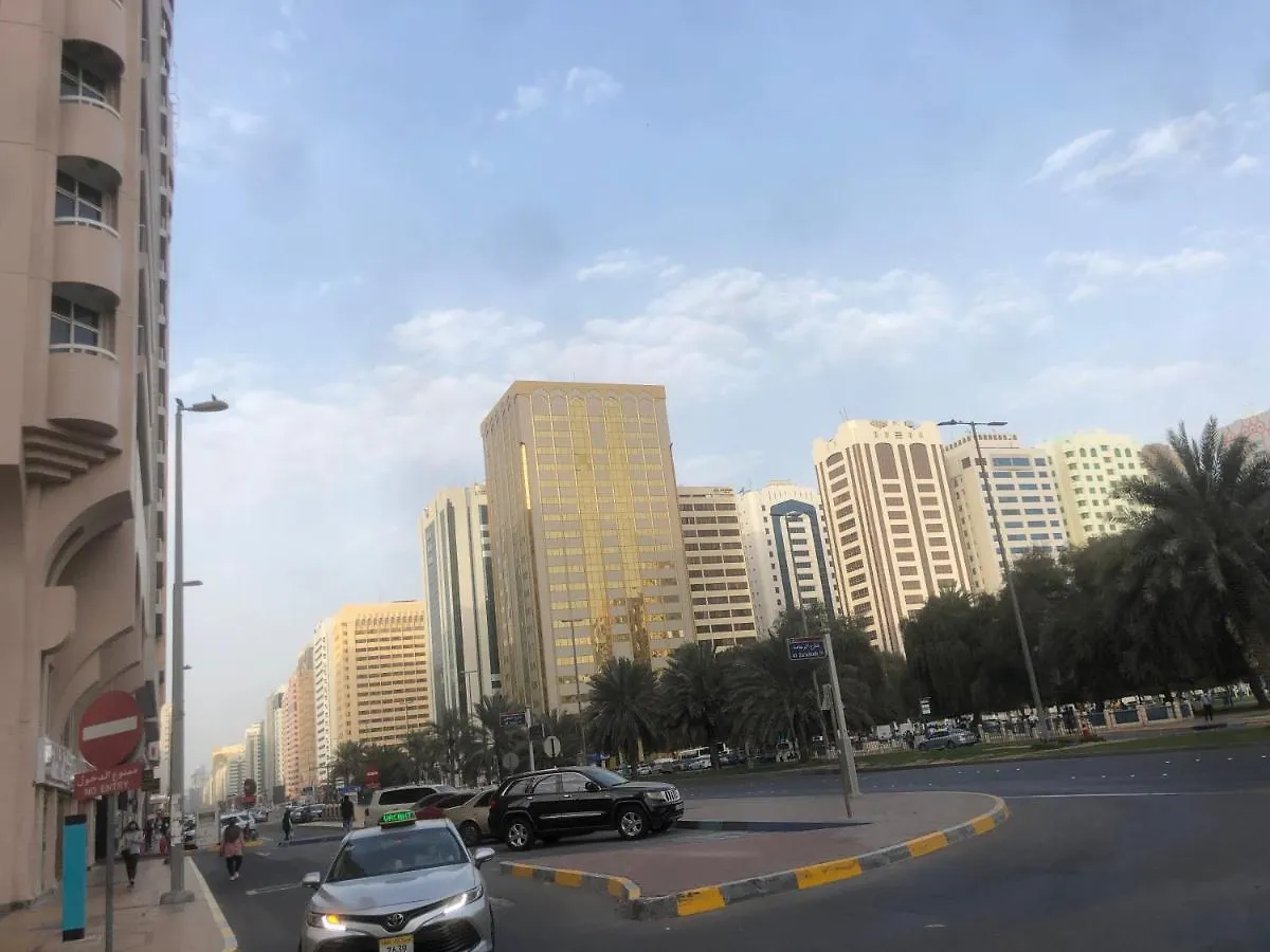 Golden Tower Apartment 阿布扎比